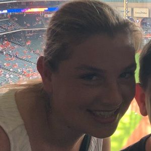 Meet your Posher, Cristina